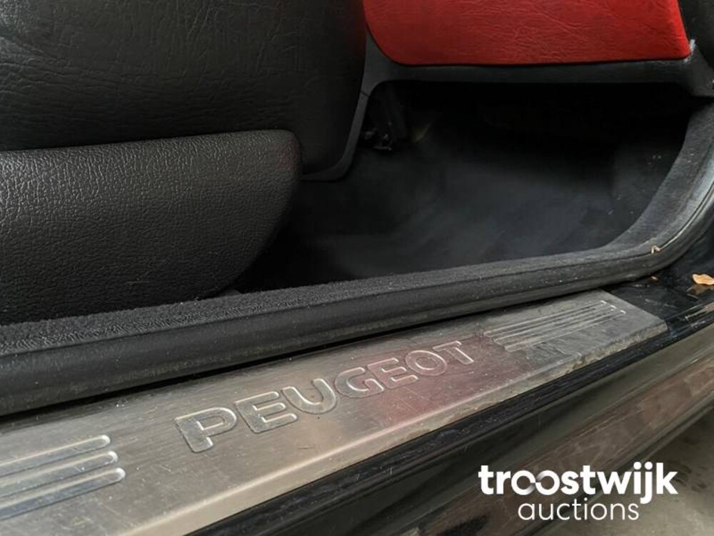 Peugeot 206 CC 2.0-16V Car