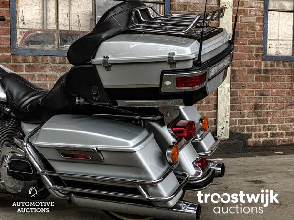 Harley Davidson FLHTCUI Electra Glide Ultra Classic Anniversary Motorcycle