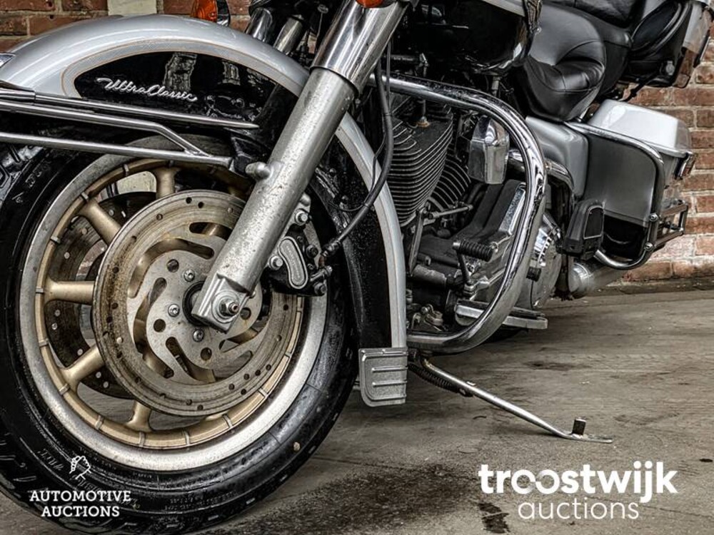 Harley Davidson FLHTCUI Electra Glide Ultra Classic Anniversary Motorcycle