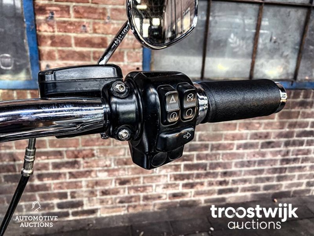 Harley-Davidson Road King FLHR Cruiser Motorcycle