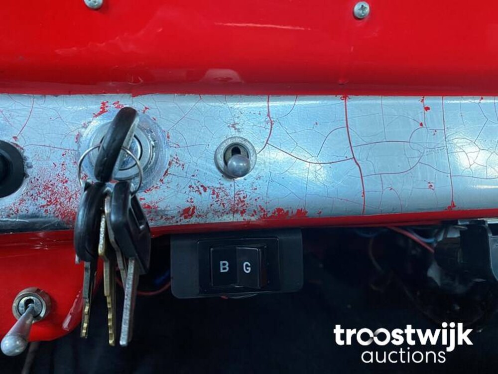 Dodge D100 Short Bed 7.2 V8 Car