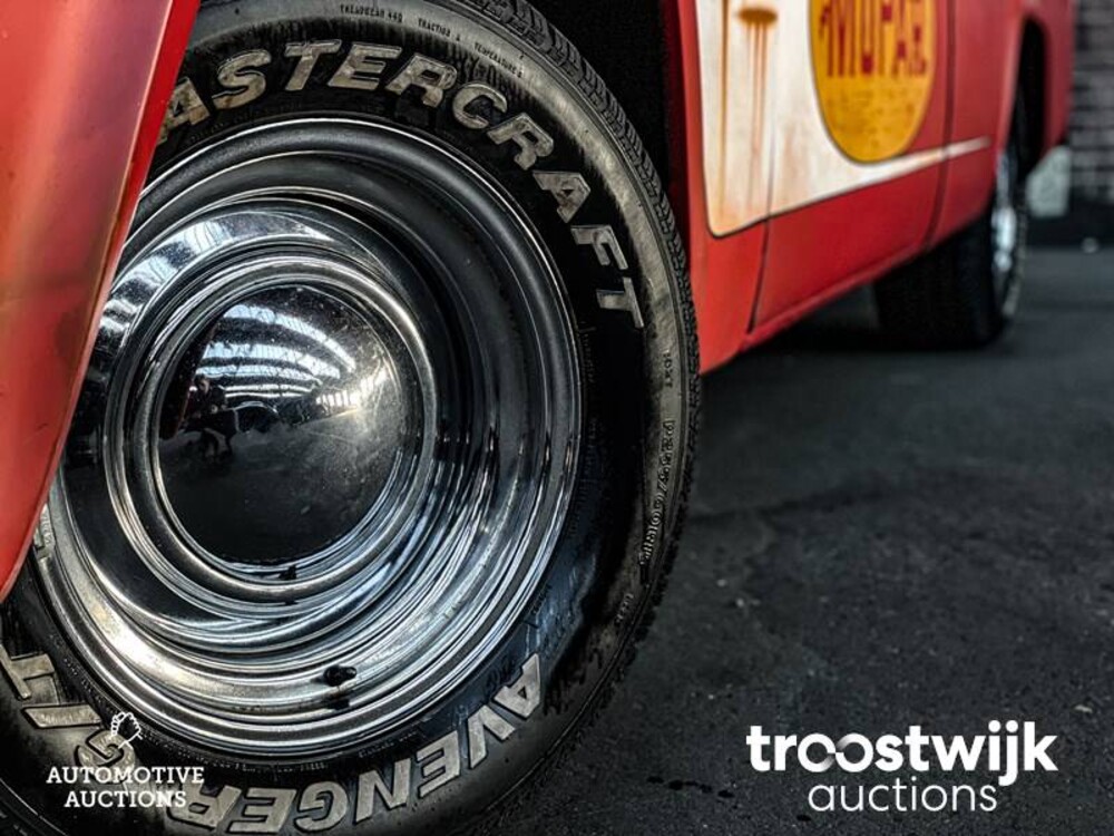 Dodge D100 Short Bed 7.2 V8 Car