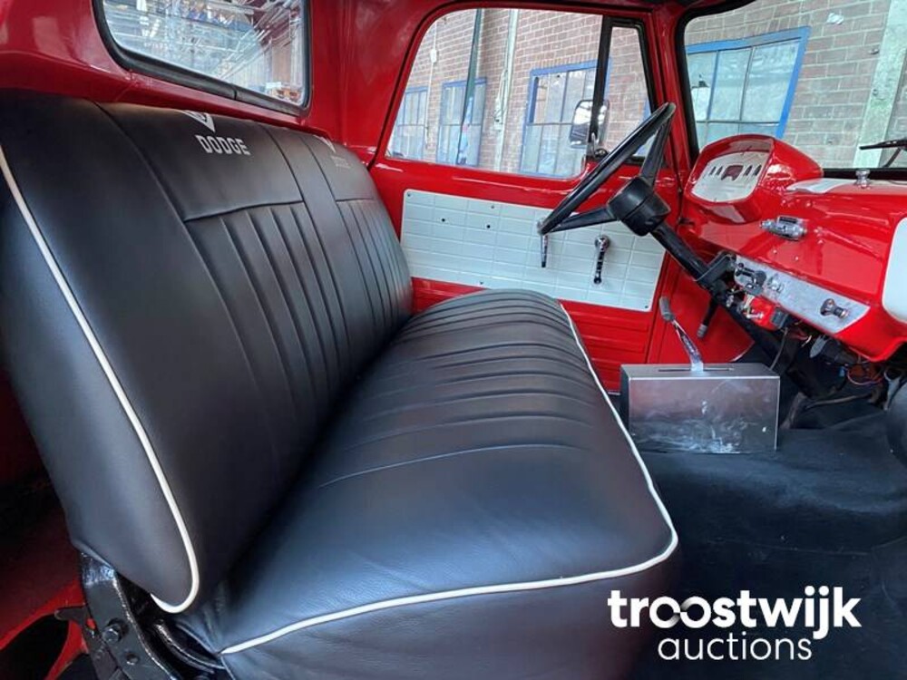 Dodge D100 Short Bed 7.2 V8 Car