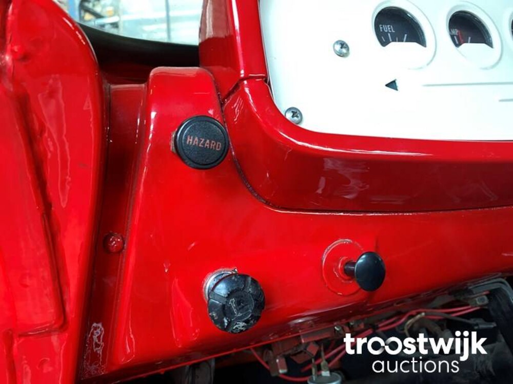 Dodge D100 Short Bed 7.2 V8 Car