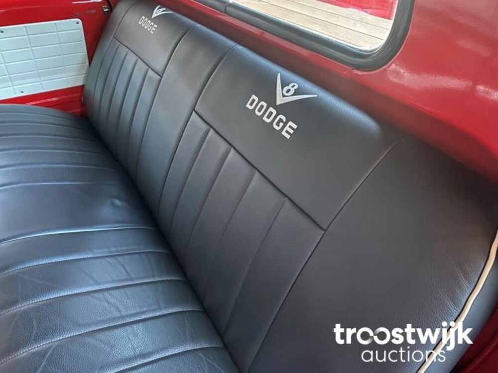 Dodge D100 Short Bed 7.2 V8 Car