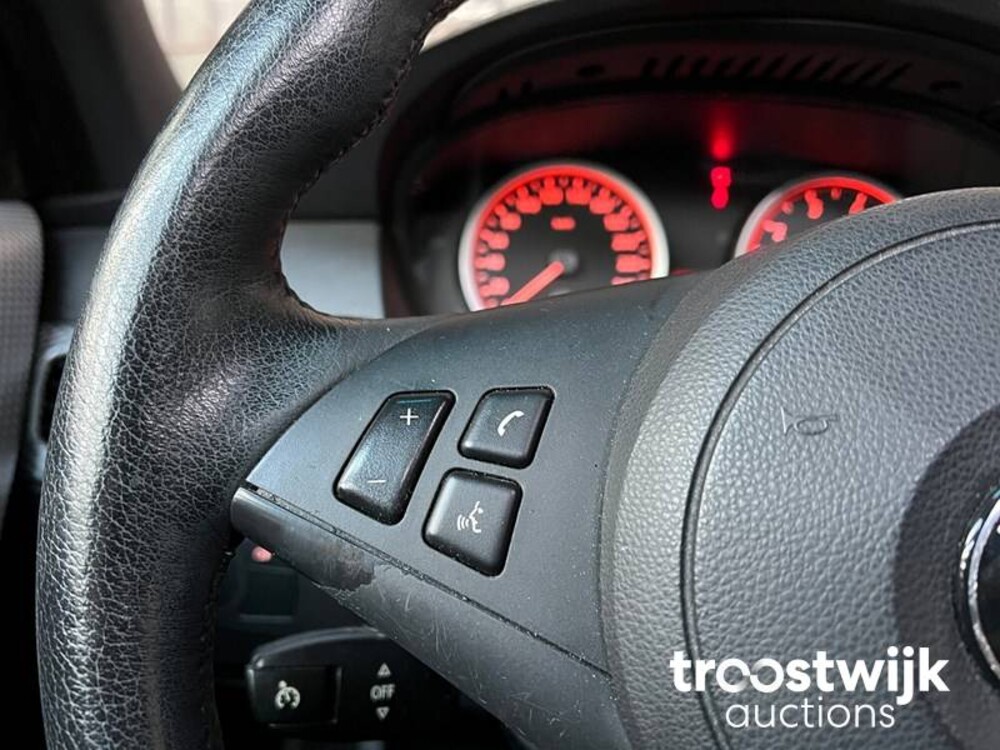 BMW 530i M-Sport E60 231pk 2004 5-serie Car