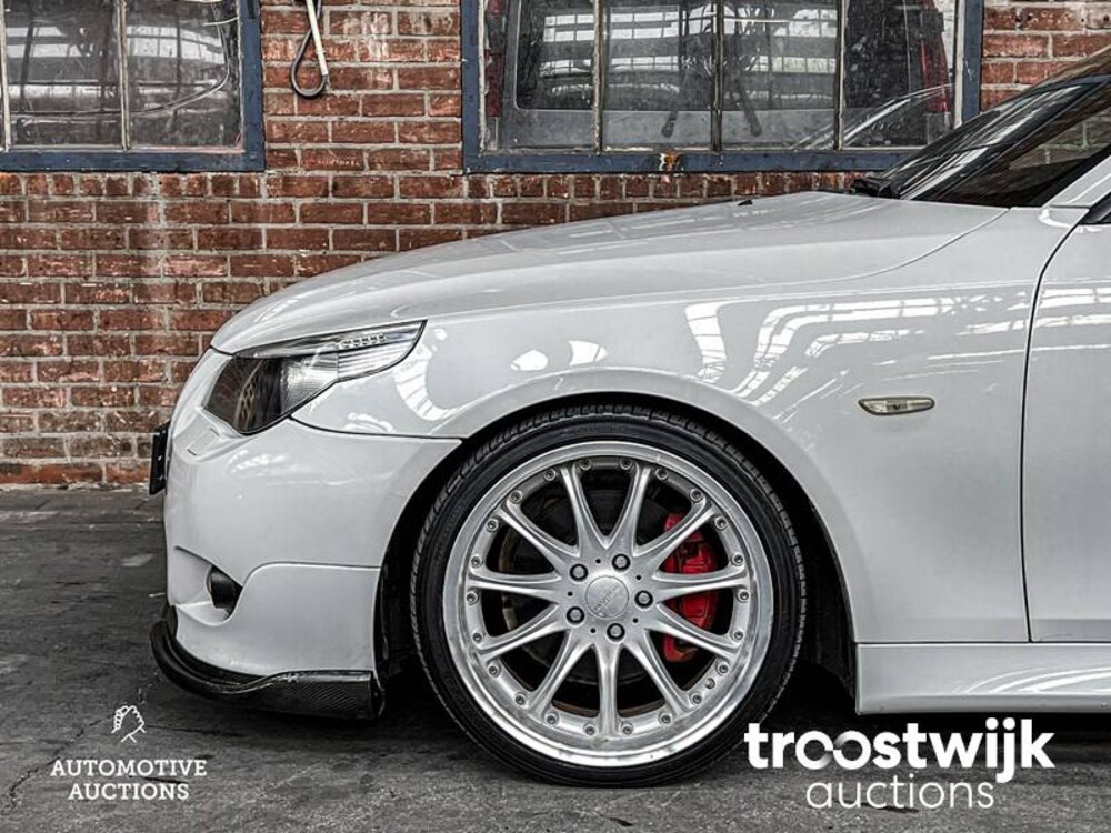 BMW 530i M-Sport E60 231pk 2004 5-serie Car
