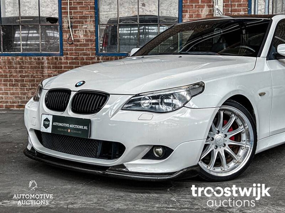 BMW 530i M-Sport E60 231pk 2004 5-serie Car
