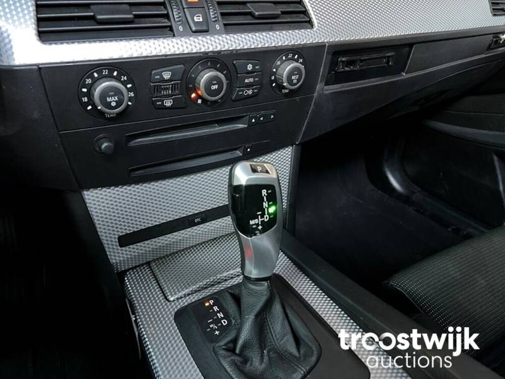 BMW 530i M-Sport E60 231pk 2004 5-serie Car