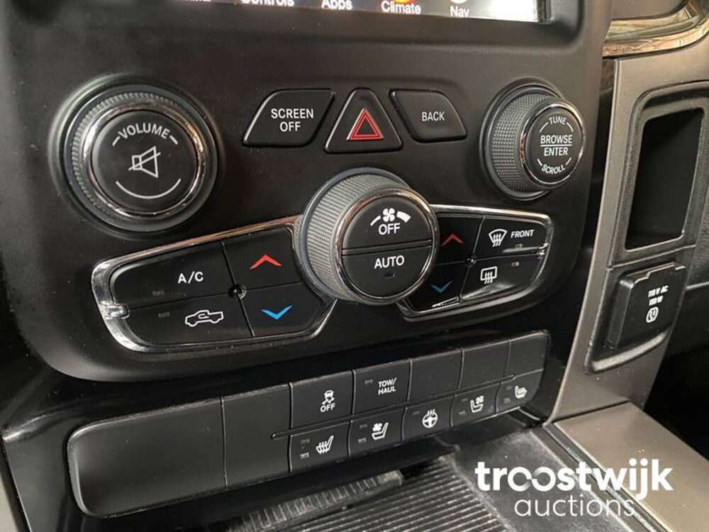 Dodge Ram 1500 5.7 Hemi Car