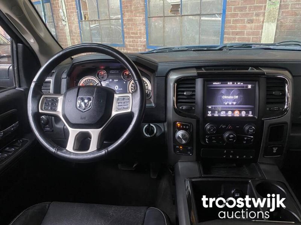 Dodge Ram 1500 5.7 Hemi Car