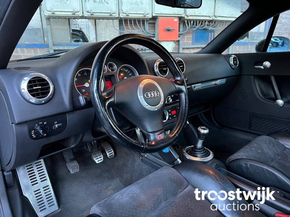Audi TT MK1 1.8 5V Turbo quattro Car