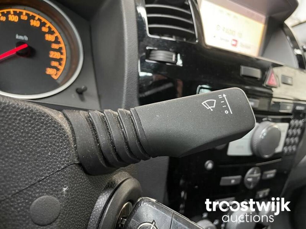 Opel Zafira Cosmo 2.2 Car