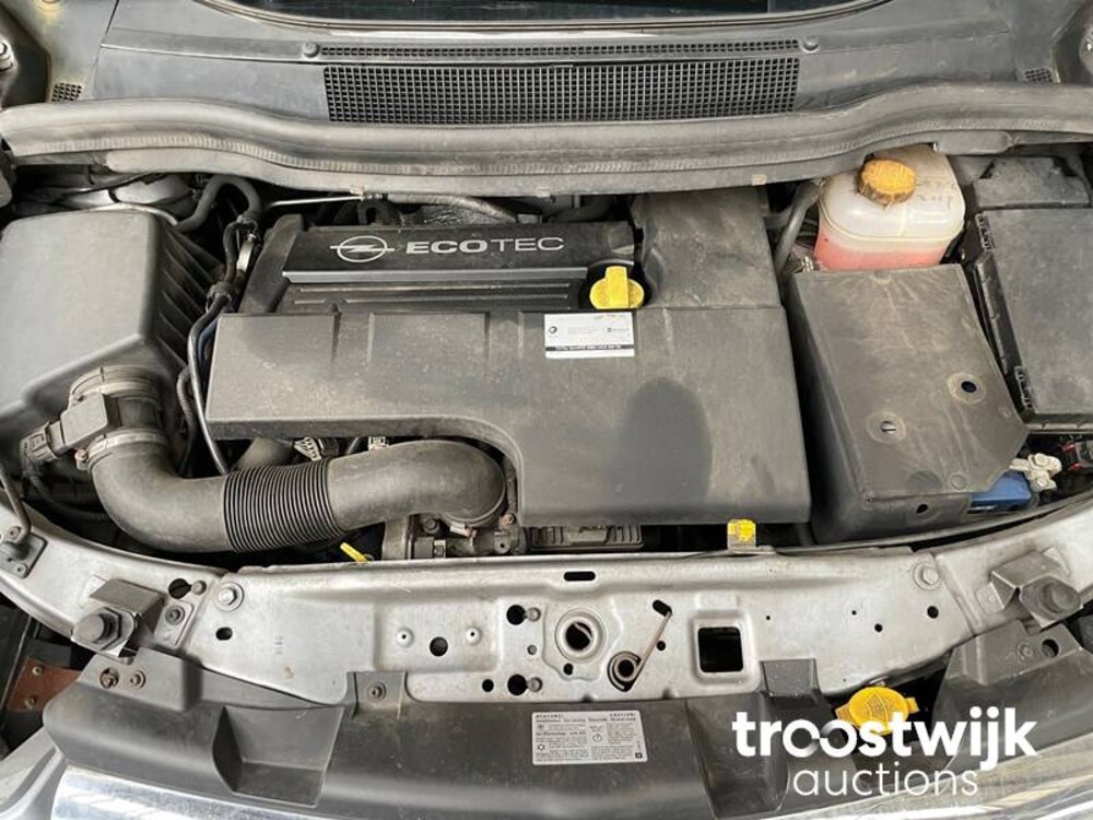 Opel Zafira Cosmo 2.2 Car