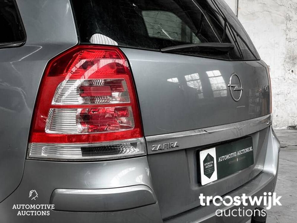 Opel Zafira Cosmo 2.2 Car