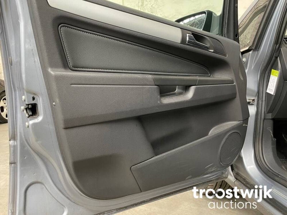 Opel Zafira Cosmo 2.2 Car