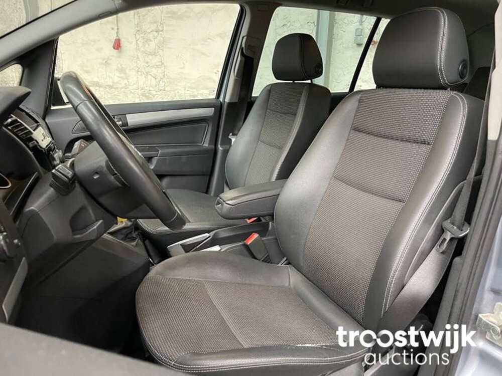 Opel Zafira Cosmo 2.2 Car