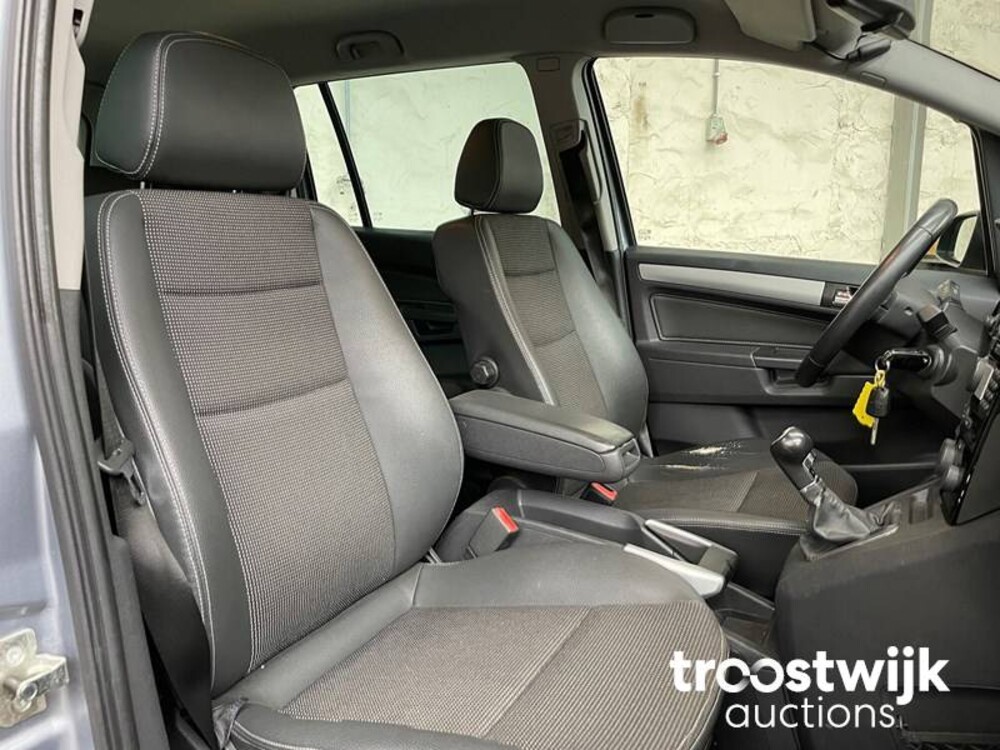 Opel Zafira Cosmo 2.2 Car