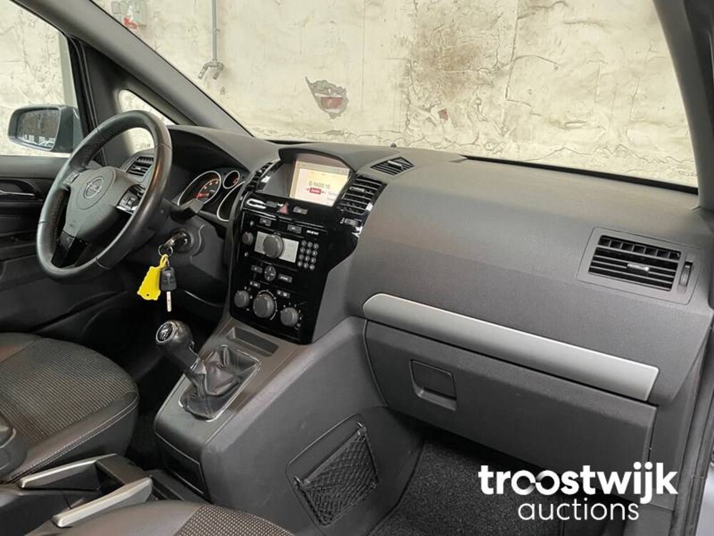 Opel Zafira Cosmo 2.2 Car