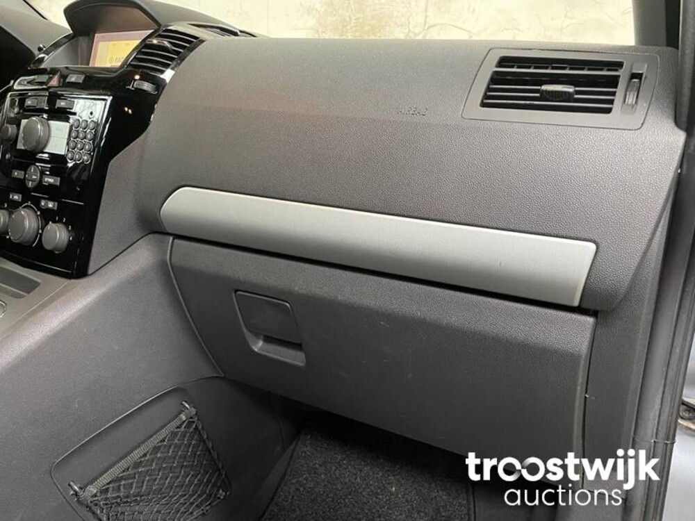 Opel Zafira Cosmo 2.2 Car