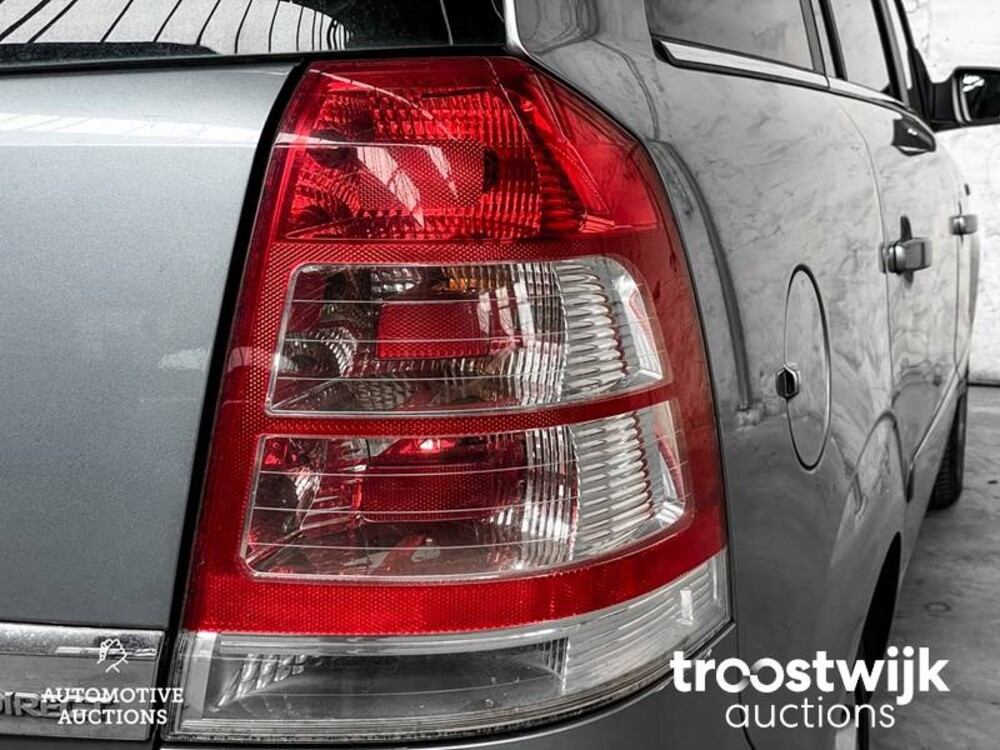 Opel Zafira Cosmo 2.2 Car