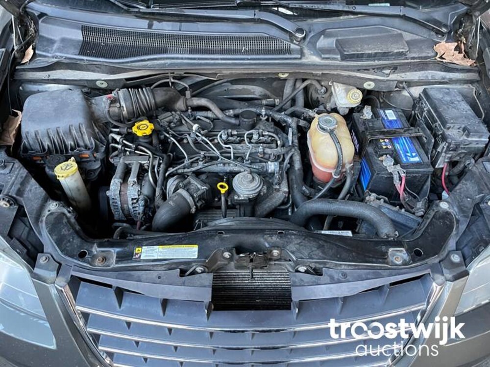 Chrysler Grand Voyager CRD Signature Series 2.8  Car