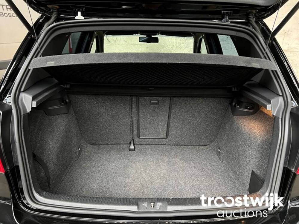 Volkswagen Golf GTI 2.0 TFSI 60 Car