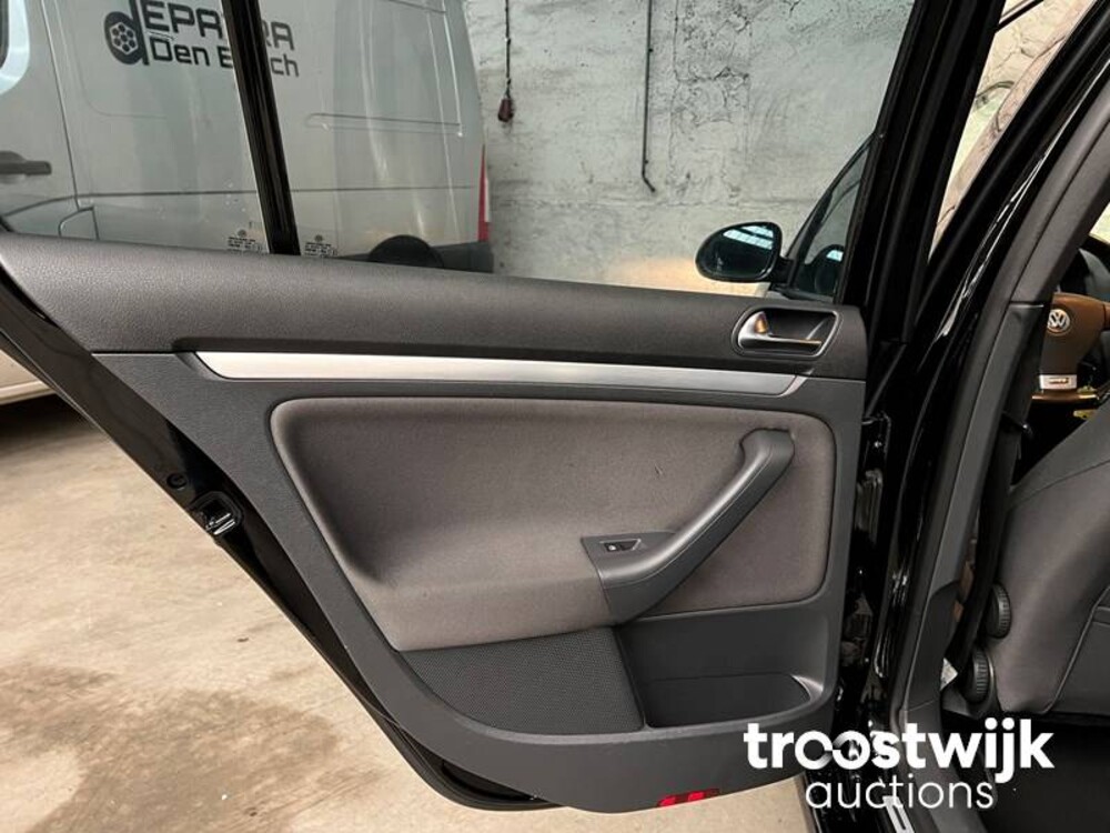 Volkswagen Golf GTI 2.0 TFSI 60 Car