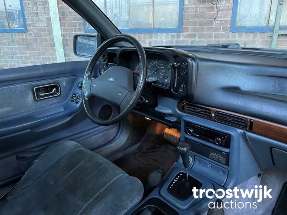 Ford Scorpio 2.8i V6 GHIA Car