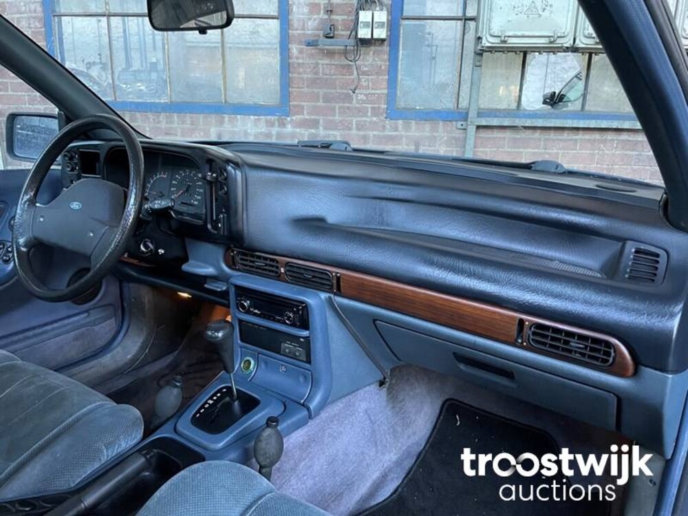 Ford Scorpio 2.8i V6 GHIA Car