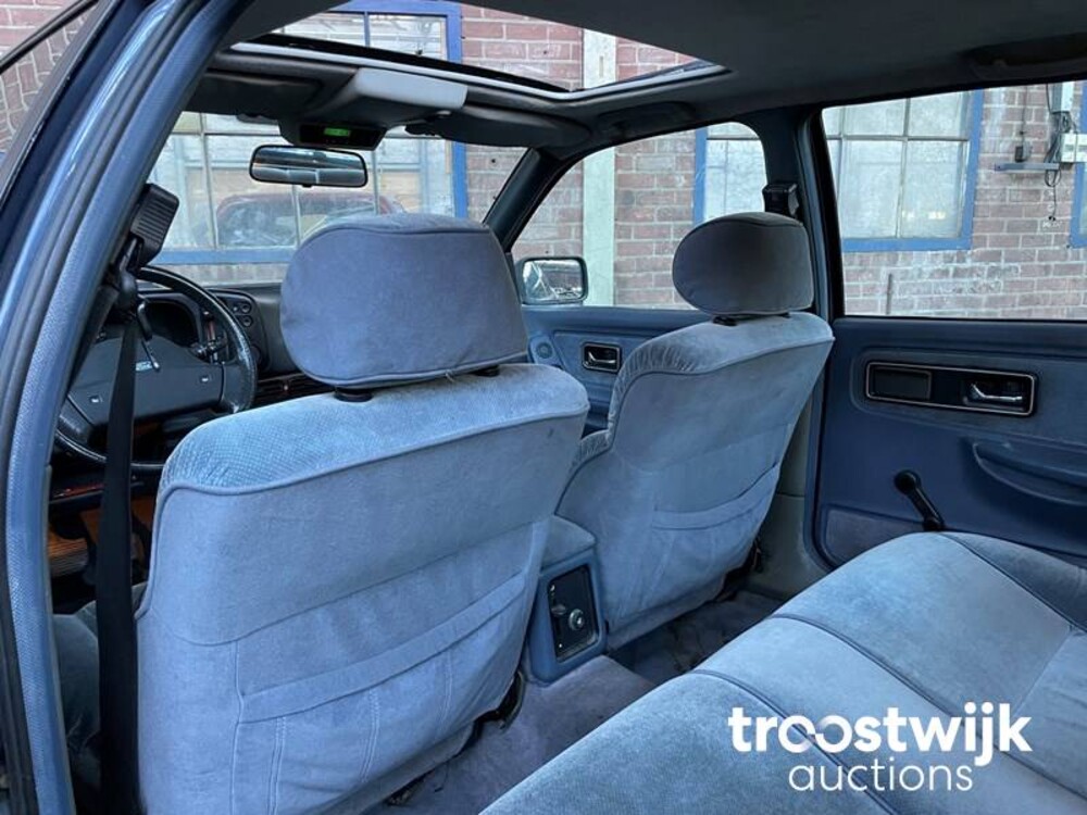 Ford Scorpio 2.8i V6 GHIA Car