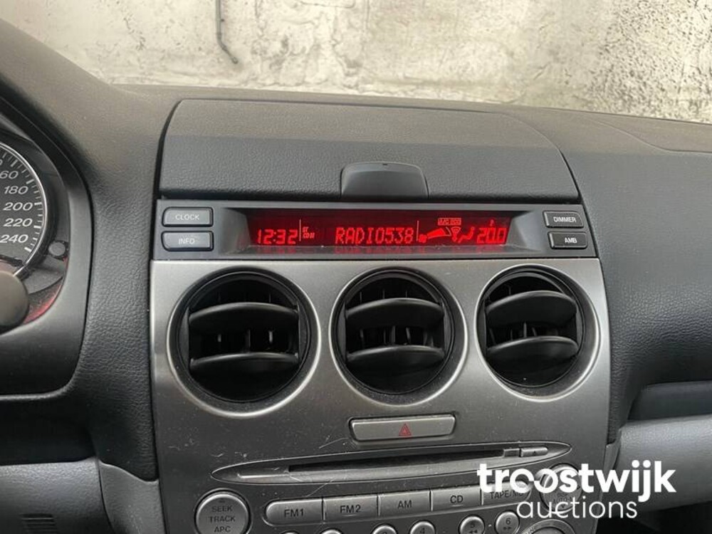 Mazda 6 Sportbreak Touring II 2.0i Car