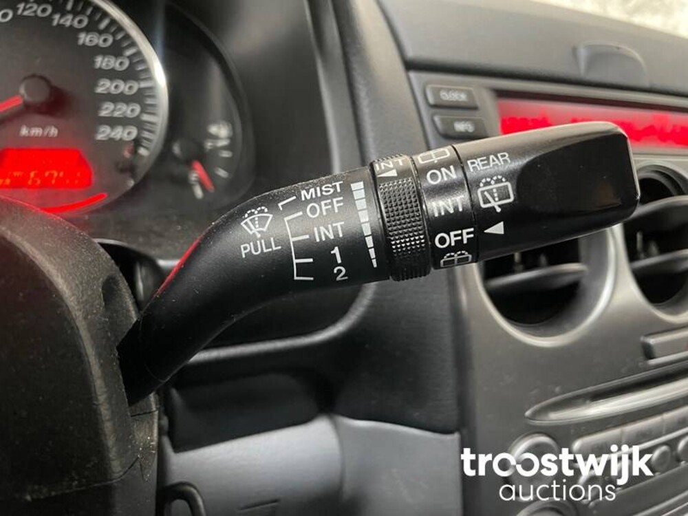 Mazda 6 Sportbreak Touring II 2.0i Car