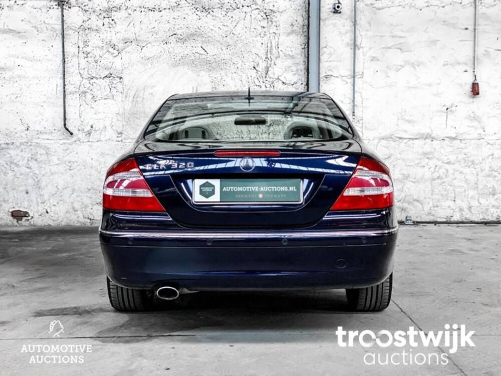 Mercedes-Benz CLK-klasse Coupé 320 Elegance Car