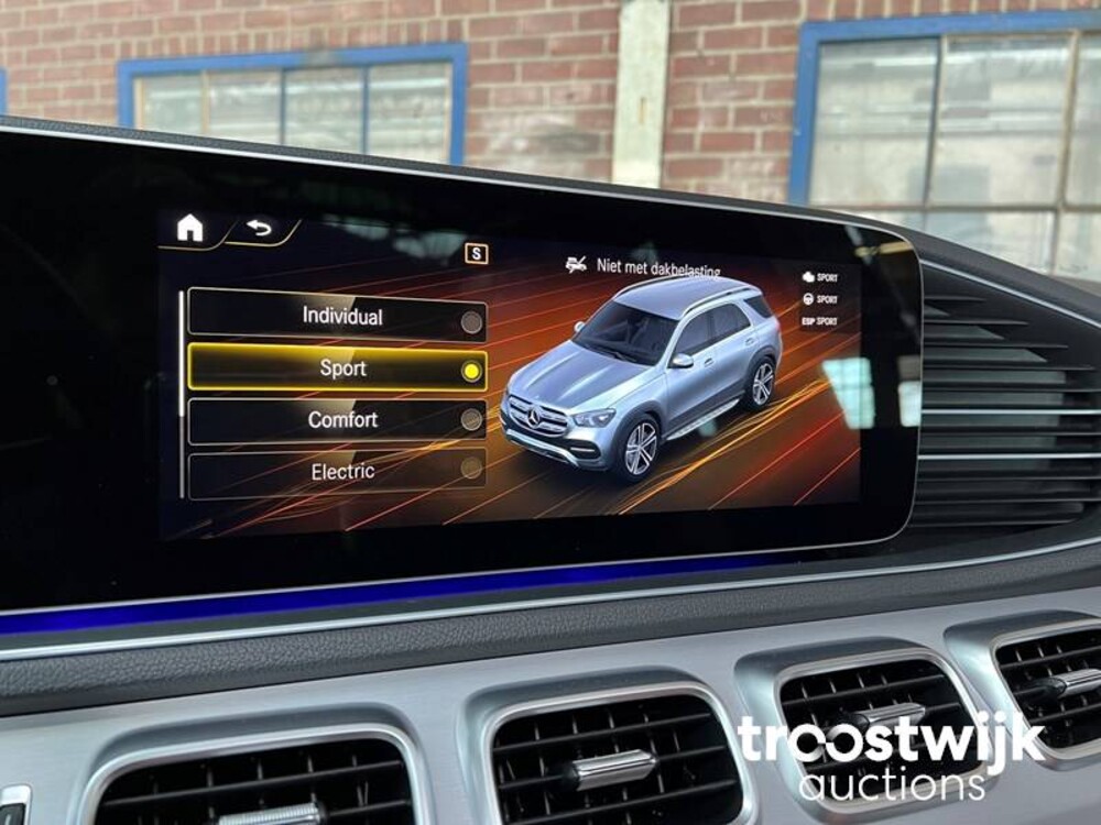 Mercedes-Benz 350e AMG 4Matic Auto