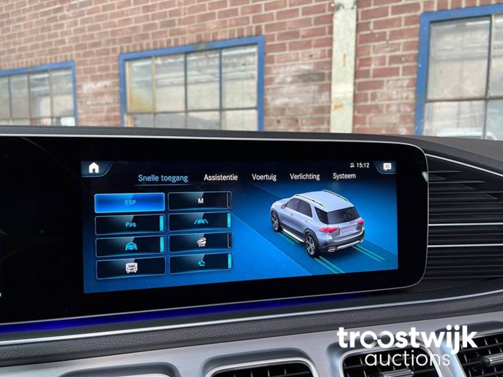 Mercedes-Benz 350e AMG 4Matic Auto