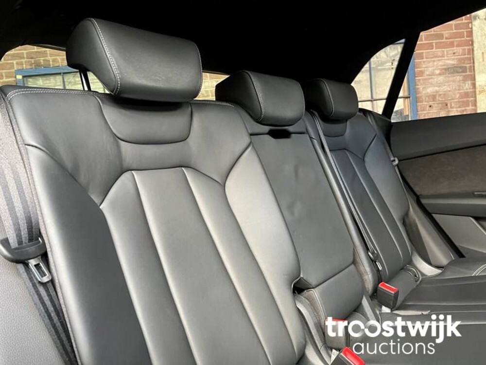 Audi Q8 S-Line 50 TDI  Quattro 286pk 2018, ZF-099-K