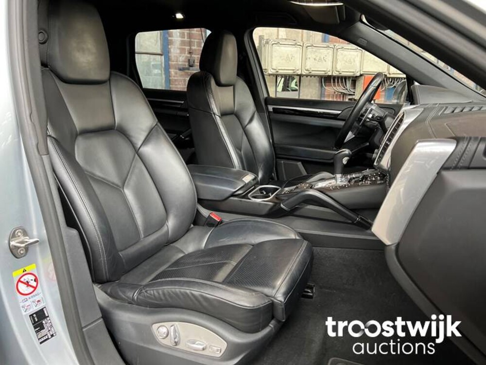 Porsche Cayenne S E-Hybrid 3.0 V6 Auto