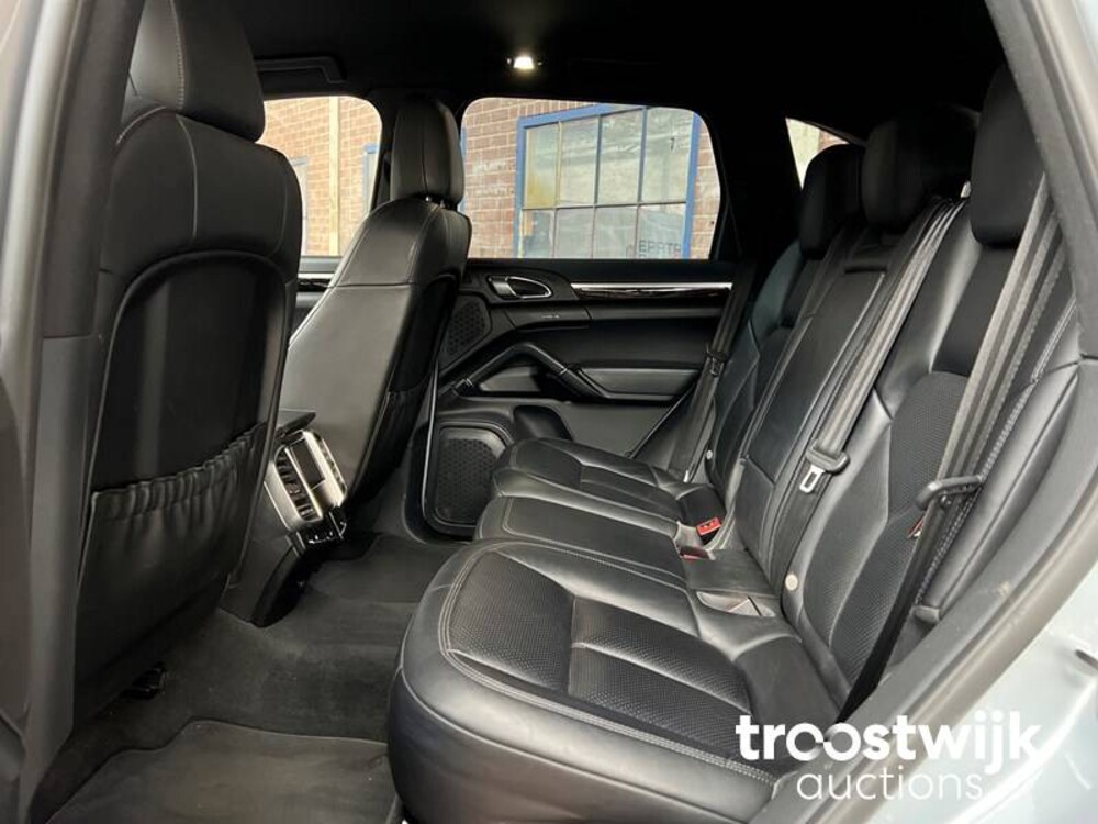 Porsche Cayenne S E-Hybrid 3.0 V6 Auto