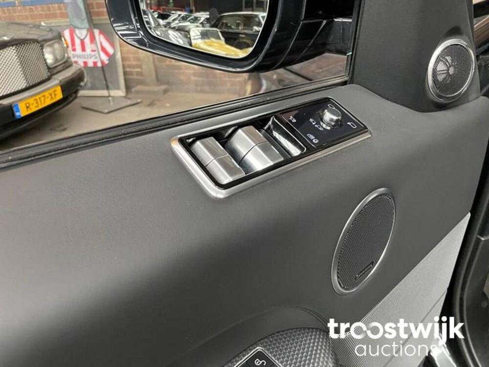 Land Rover Range Rover Sport P400e HSE Dynamic Auto