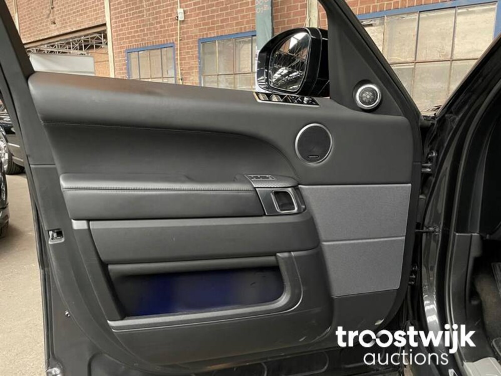 Land Rover Range Rover Sport P400e HSE Dynamic Auto