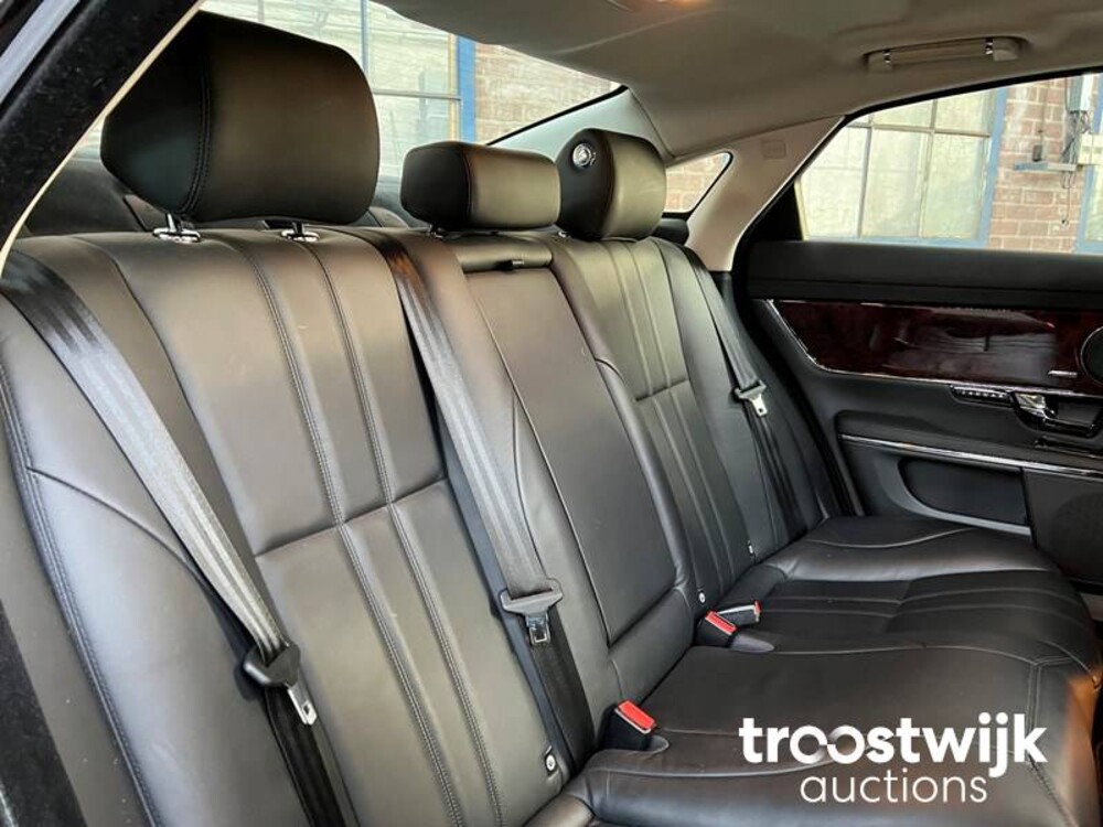 Jaguar XJ 3.0 V6 SC Premium Luxury Auto