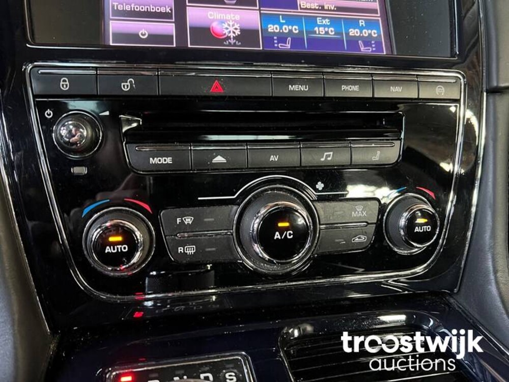 Jaguar XJ 3.0 V6 SC Premium Luxury Auto