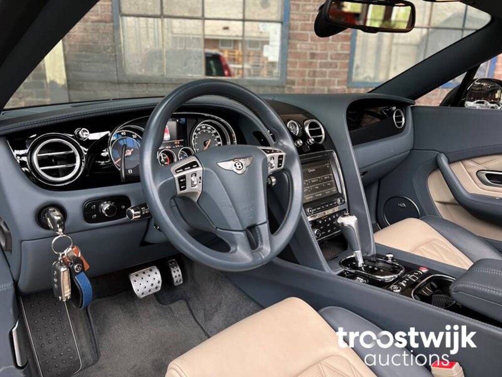 Bentley Continental GTC 4.0 V8 Auto