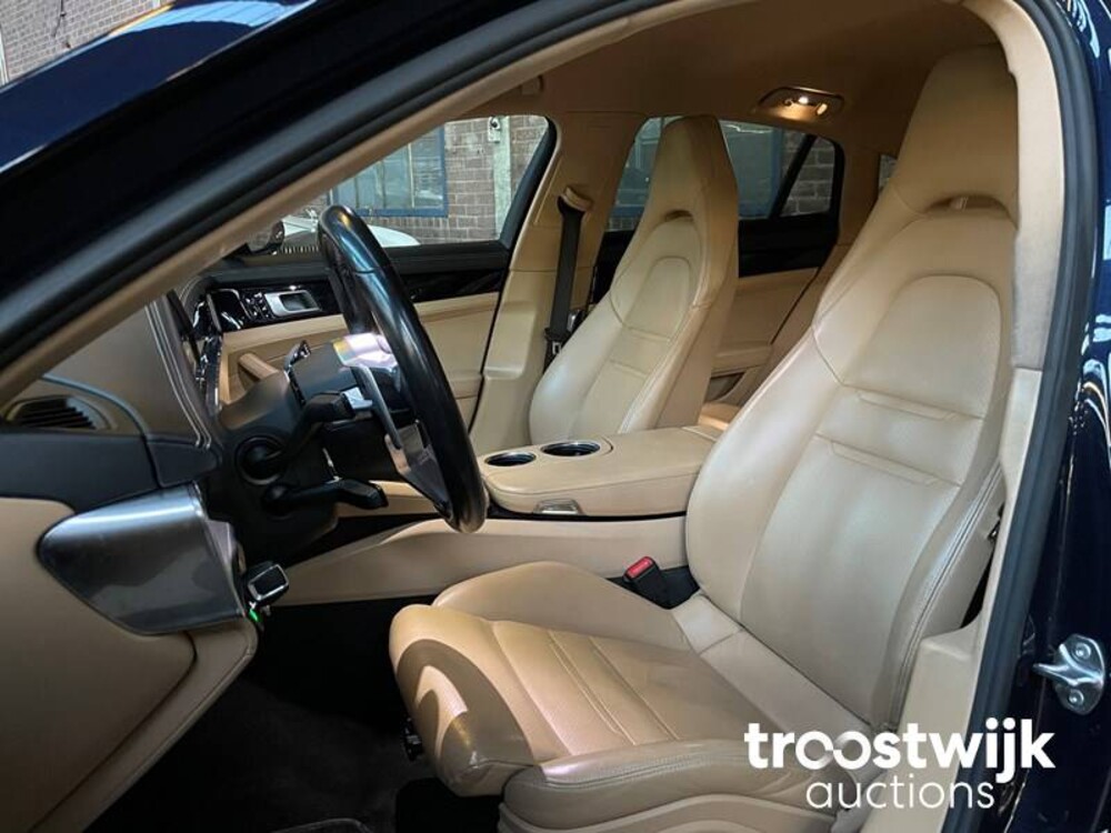 Porsche Panamera E-Hybrid 4 2.9 V6 Auto