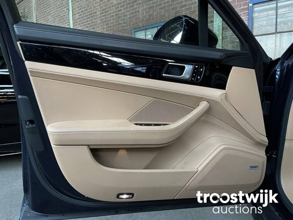 Porsche Panamera E-Hybrid 4 2.9 V6 Auto