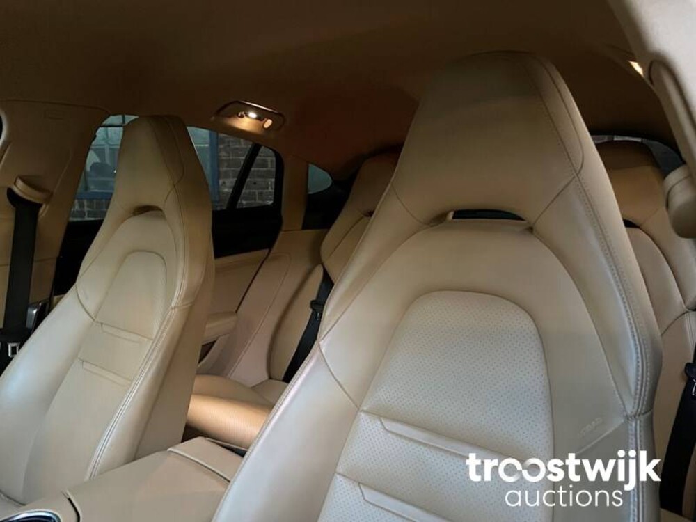 Porsche Panamera E-Hybrid 4 2.9 V6 Auto