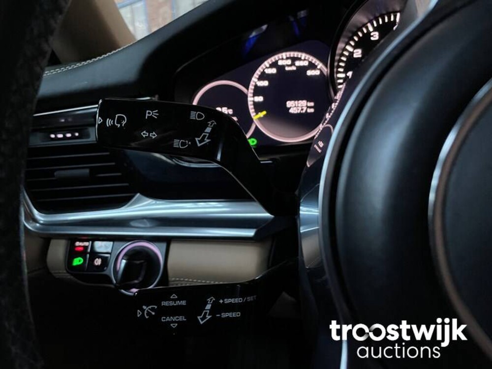 Porsche Panamera E-Hybrid 4 2.9 V6 Auto