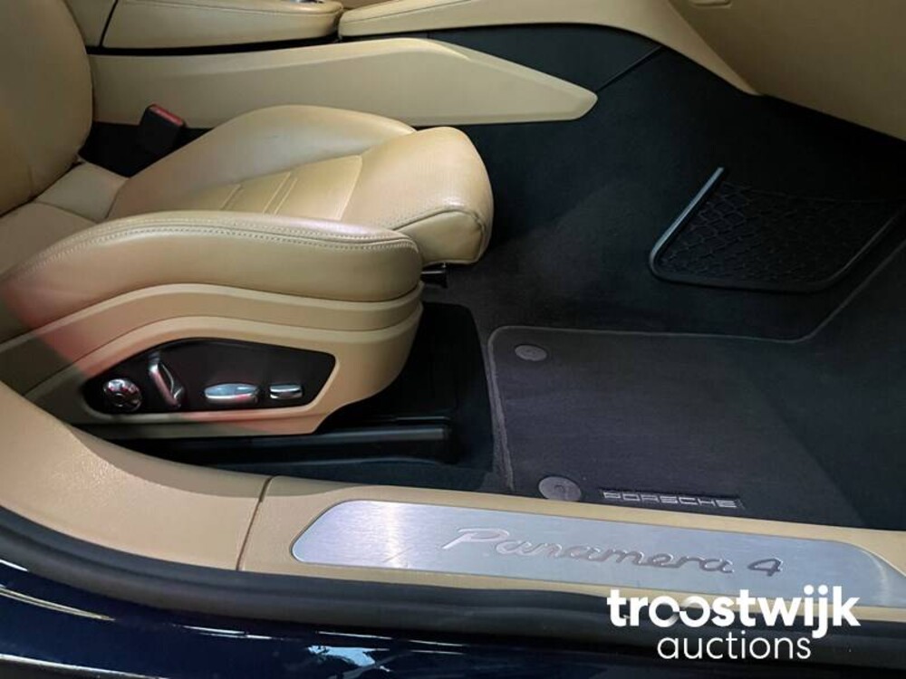 Porsche Panamera E-Hybrid 4 2.9 V6 Auto