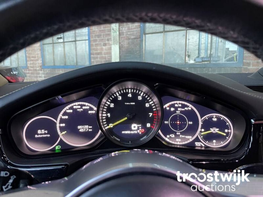 Porsche Panamera E-Hybrid 4 2.9 V6 Auto